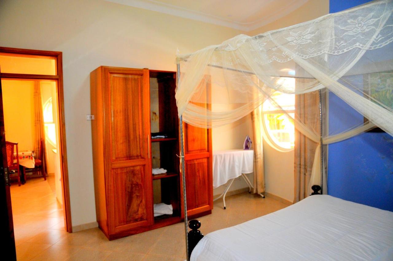 Victoria Lake View Guesthouse & Safaris Entebbe Exterior foto